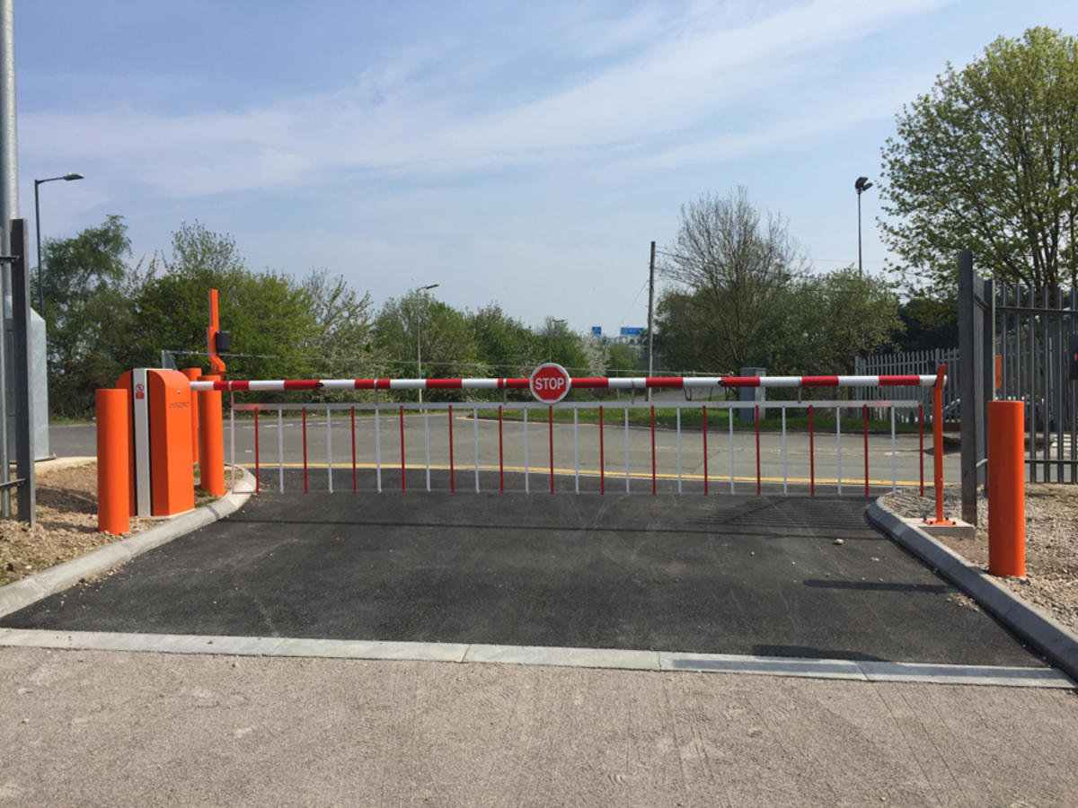 Automatic car park barrier