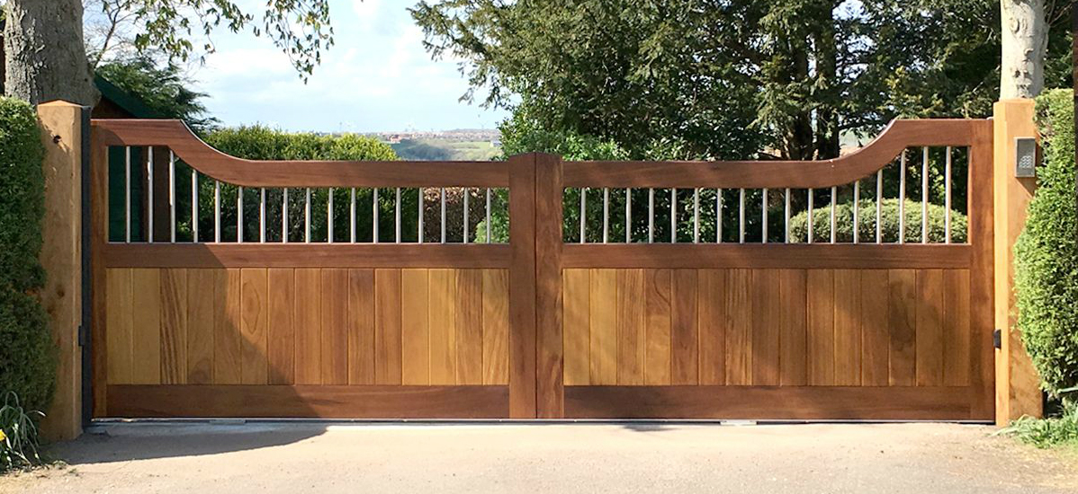 Aluminium Wood Finish Swing Gate