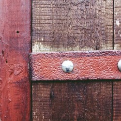 How to Maintain a Wooden Gate