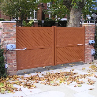 White finish aluminum gate automation