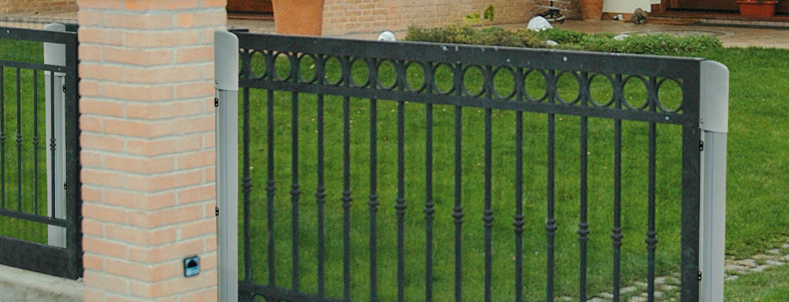 Safety edges for driveway gates