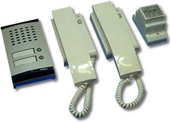 Wired intercom systems for automatic gates